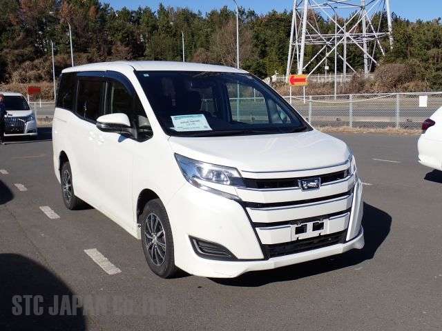 Toyota Noah  2000 Image