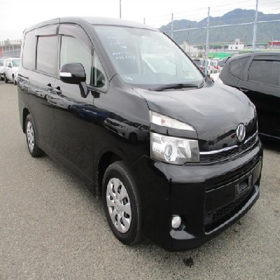 Buy Japanese Toyota Voxy At STC Japan