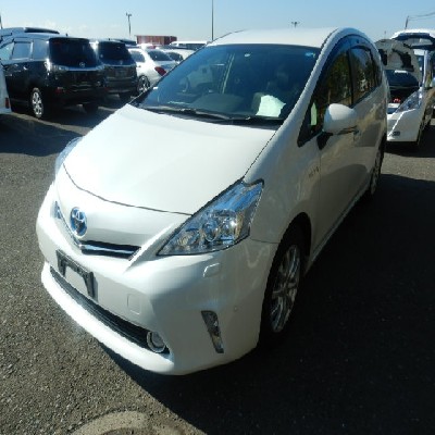 Buy Japanese Toyota Prius Alpha At STC Japan